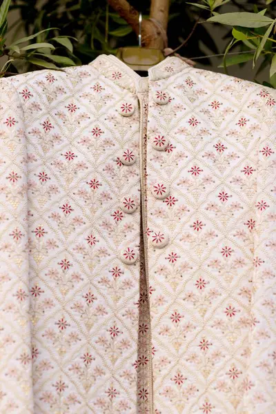 Detailní Záběr Indické Vyšívané Svatební Šaty — Stock fotografie