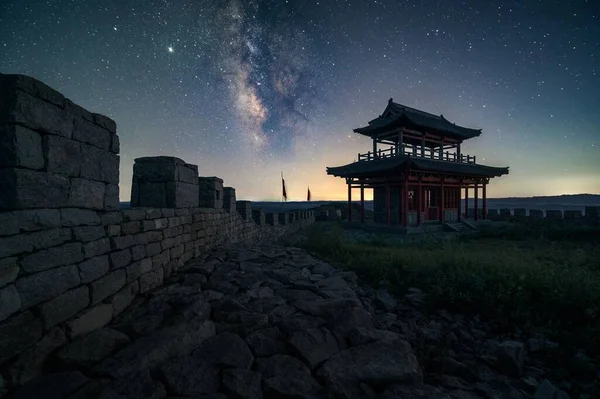 Ett Japanskt Slott Med Stjärnhimmel Bakgrunden — Stockfoto