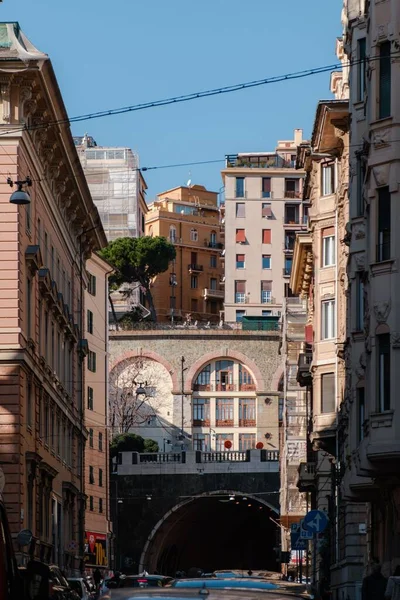 Вертикальний Кадр Дня Генуї Італія Показує Повсякденне Життя Міста — стокове фото