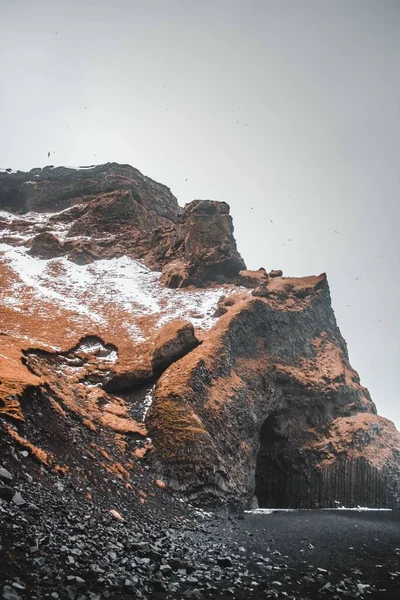Vysoký Kopec Islandu Černá Písečná Pláž — Stock fotografie