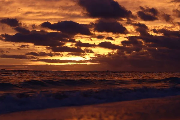 Spät Uhr Roter Sonnenaufgang Auf Hawaii — Stockfoto