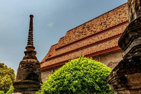Roofs Buddhist Temple Ayuthaya Green Trees Sky — Stock Photo, Image