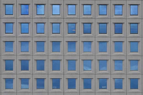 Κτίριο Μπλε Παράθυρα Closeup — Φωτογραφία Αρχείου