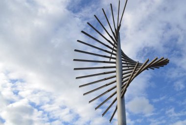 Sarmal mimarinin düşük açılı bir görüntüsü.