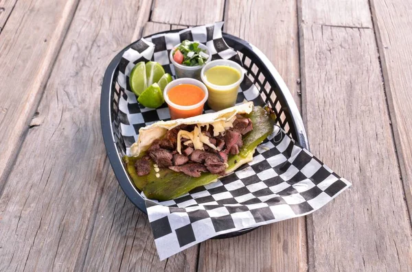 Mexikói Ételek Asztalon — Stock Fotó
