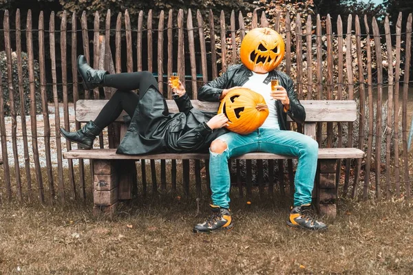 View Couple Wearing Pumpkins Head — Stock Photo, Image