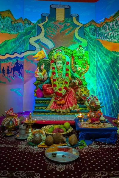 Een Verticaal Schot Van Prachtige Idool Van Maa Durga Aanbeden — Stockfoto