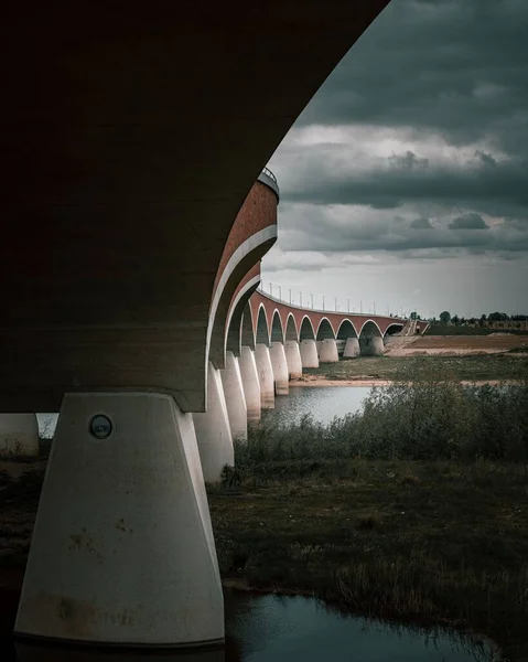 Tiro Vertical Ponte Perto Nijmegen Holanda — Fotografia de Stock