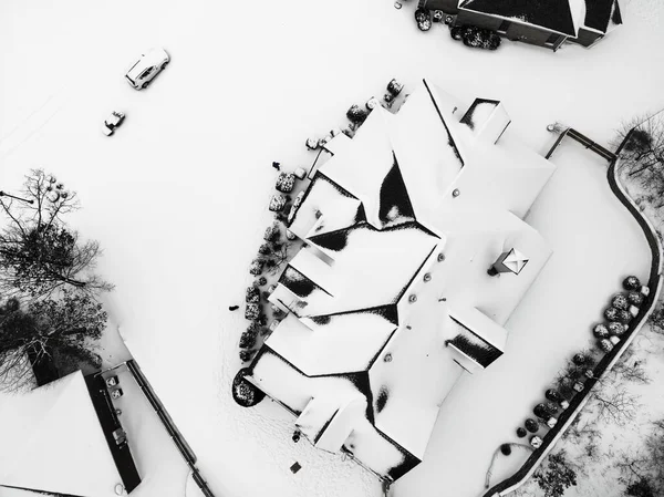 Uma Visão Olhos Pássaro Casas Cobertas Neve Inverno — Fotografia de Stock