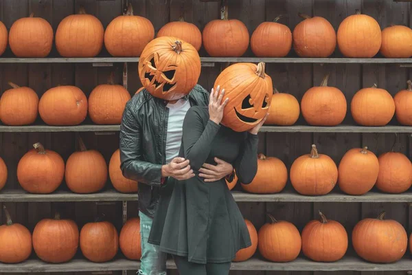 View Couple Wearing Pumpkins Head — Stock Photo, Image