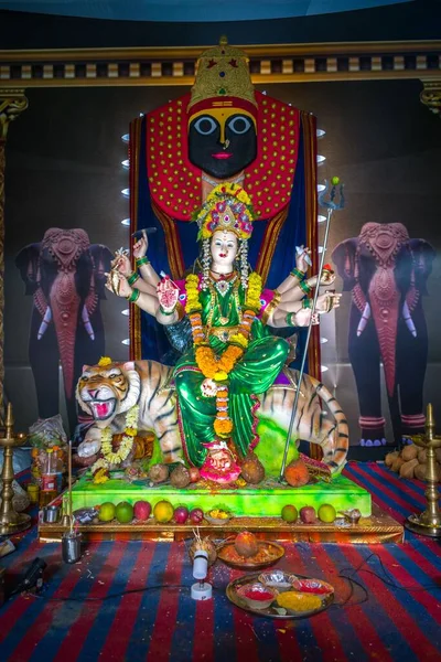 Mumbai Hindistan Bir Mandal Navratri Için Maa Durga Putuna Tapılırken — Stok fotoğraf
