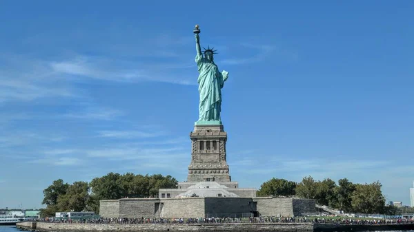 Célèbre Statue Liberté New York Par Une Journée Ensoleillée — Photo