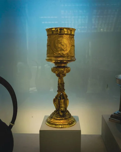 Belo Pote Cálice Detalhado Ouro Alto Museu Nova York — Fotografia de Stock