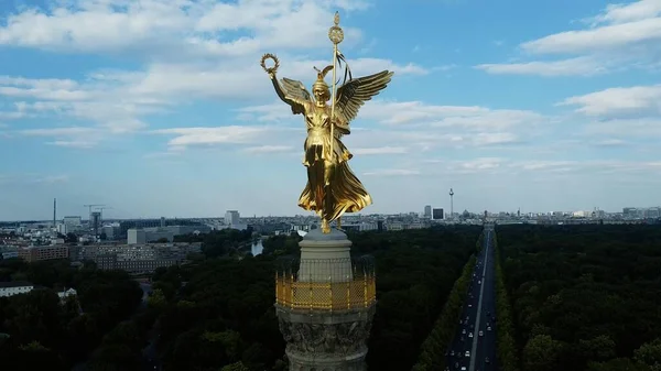 Berlin Almanya Daki Altın Zafer Sütunu Anıtının Havadan Yakın Çekimi — Stok fotoğraf