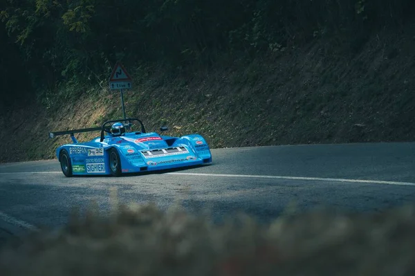 Голубой Автомобиль Установленный Время Гонки Гору Чемпионата Италии Пезаро — стоковое фото