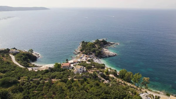 希腊爱奥尼亚海科孚岛上美丽的卡西奥皮海岸的空中景观 — 图库照片