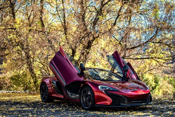 Red Mclaren 650S Exotic Car Autumn Forest Colorful Trees — Stock Photo, Image