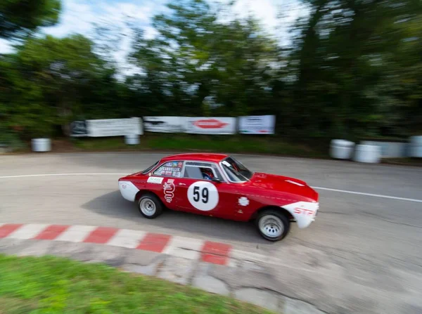 Vintage Rojo Alfa Romeo Junior Durante Rally Coches Clásicos Raza —  Fotos de Stock