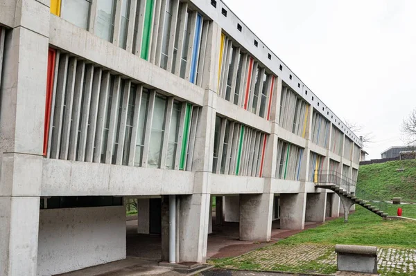 Das Seitliche Äußere Des Maison Culture Corbusier Kulturzentrum Mit Hellem — Stockfoto