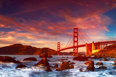 Golden Gate Köprüsü, Kaliforniya Gün batımında