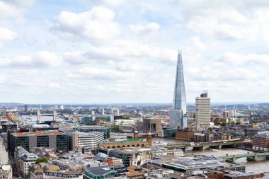 Bulutlu bir günde Londra 'nın güzel şehri, İngiltere