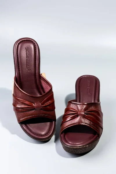 Par Zapatos Sobre Fondo Blanco — Foto de Stock