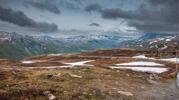 Eine Schöne Aufnahme Eines Trockenen Tals Der Nähe Von Verschneiten — Stockfoto