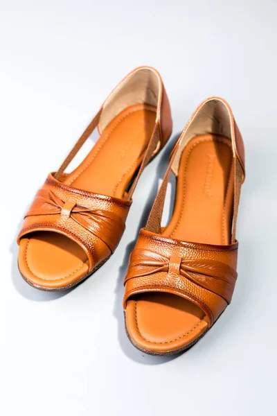 Par Zapatos Sobre Fondo Blanco — Foto de Stock