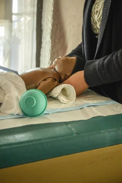 Een Close Van Een Plastic Baby Voor Reanimatie Praktijken — Stockfoto