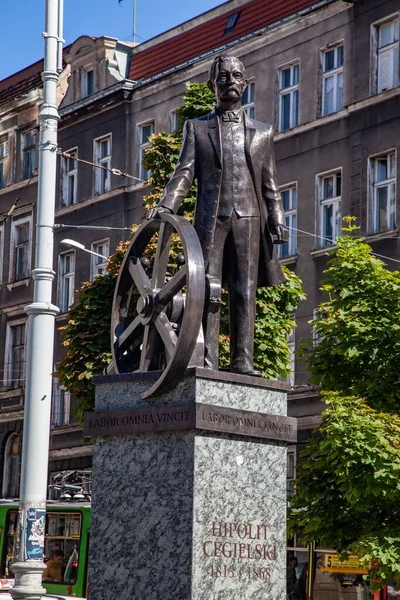 Vertical Shot Statue Hipolit Cegielski Poznan Poland — Stock Photo, Image