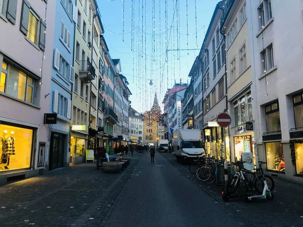 Ruas Zurique Com Decorações Natal Velhos Edifícios Tradicionais — Fotografia de Stock