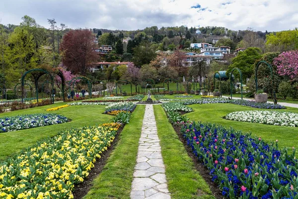 Сад Сада Виллы Паланчино Цветущими Цветами Весной Стреза Италия — стоковое фото
