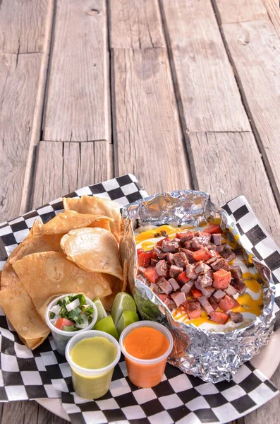 Pratos Comida Mexicanos Uma Mesa — Fotografia de Stock