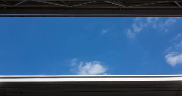Прекрасне Небо Хмари Вікна Ідеально Підходить Шпалер — стокове фото