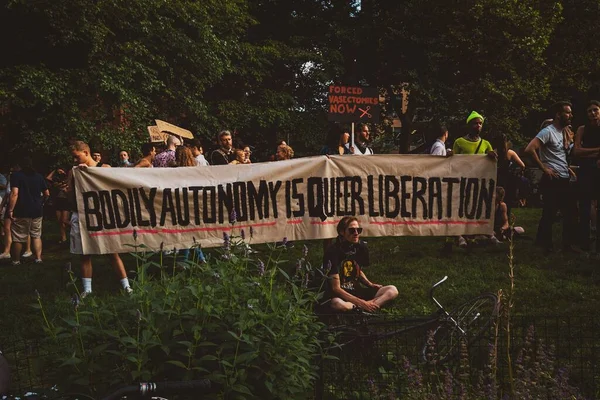 Menschenmenge Protestiert Gegen Abtreibung Auf Den Straßen Von New York — Stockfoto