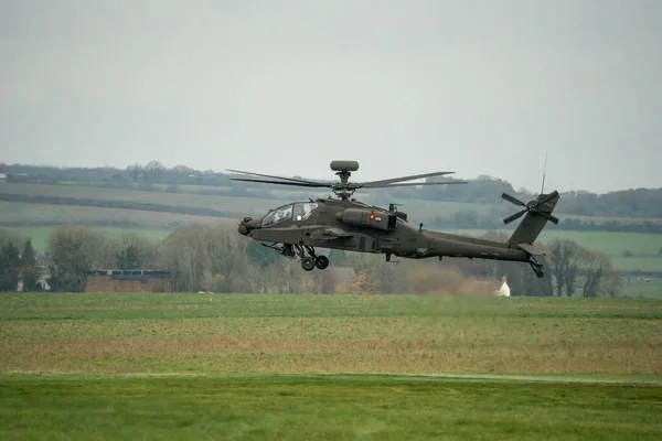 Вертолет Британской Армии Боинг Апач Атаковали — стоковое фото