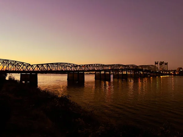 Eine Luftaufnahme Einer Brücke Bei Sonnenuntergang Portland Oregon — Stockfoto