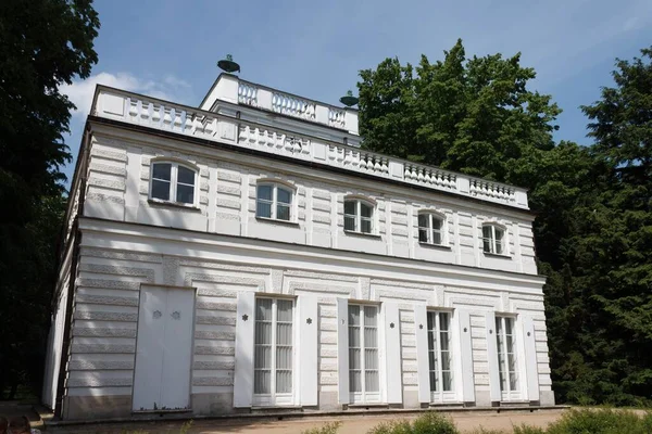 Une Maison Blanche Sur Île Parc Lazienki Varsovie Pologne — Photo