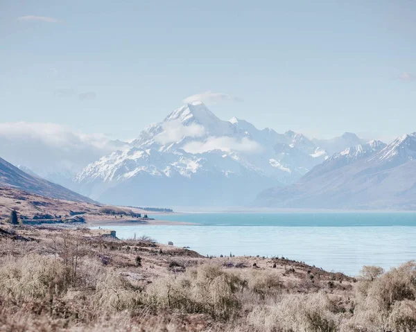 Malebný Pohled Pohoří Jezerem Dně Nového Zélandu Slunečného Dne — Stock fotografie