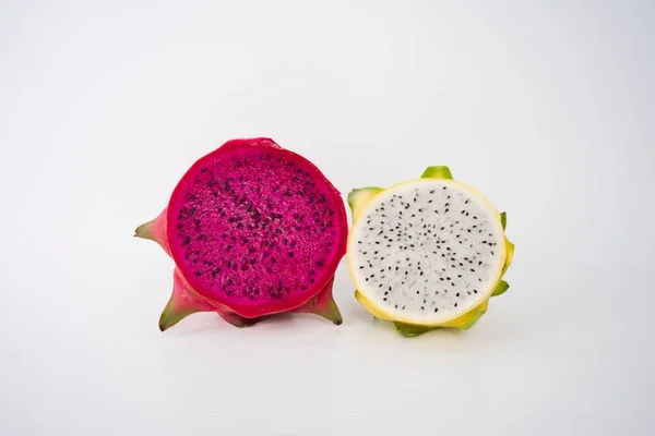 Unas Cuantas Frutas Pitaya Dragon Aisladas Con Fondo Blanco Primer —  Fotos de Stock