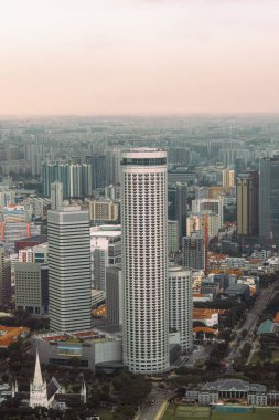 Singapur kentsel alanındaki modern binalar.