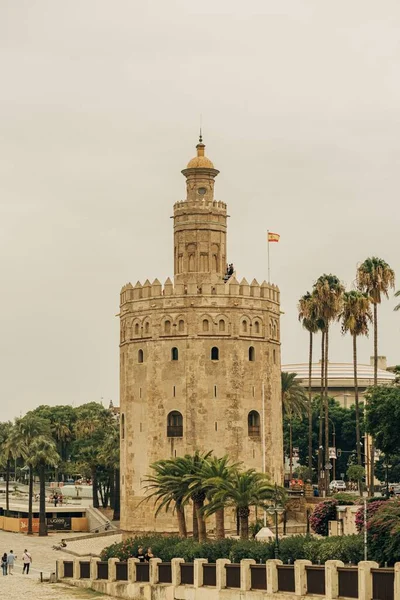 Egy Függőleges Felvétel Torre Del Oro Katonai Őrtoronyról Sevillában Spanyolországban — Stock Fotó