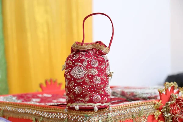 印度裔巴基斯坦人婚礼装饰品的精选镜头 — 图库照片