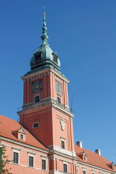 Polonya Nın Varşova Eski Kasabasındaki Kraliyet Kalesinin Saat Kulesi — Stok fotoğraf