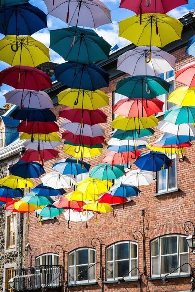 Een Verticaal Shot Van Kleurrijke Paraplu — Stockfoto