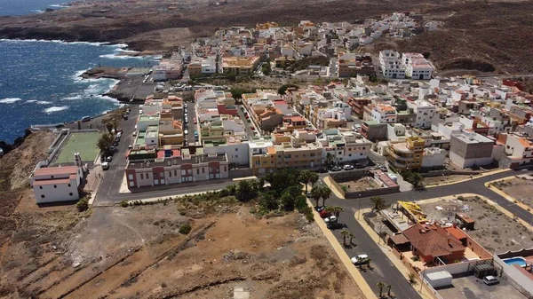 西班牙加那利群岛Tenerife的La Jaca镇无人驾驶飞机拍摄的海景 — 图库照片