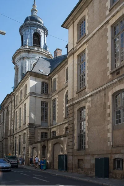 Die Alte Architektur Der Gebäude Der Stadt Rennes Frankreich Gegen — Stockfoto