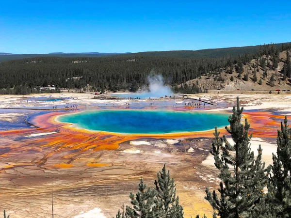 Wielka Pryzmatyczna Wiosna Parku Narodowym Yellowstone Słoneczny Dzień Wyoming Stany — Zdjęcie stockowe