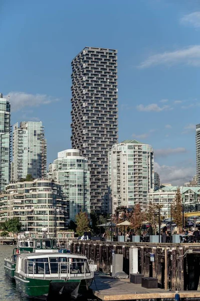 Vertikální Snímek Vancouver City Port View Bytových Domů Během Dne — Stock fotografie