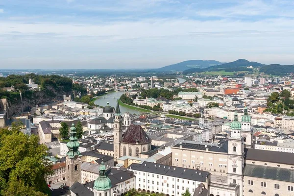 奥地利萨尔茨堡美丽的城市景观 — 图库照片